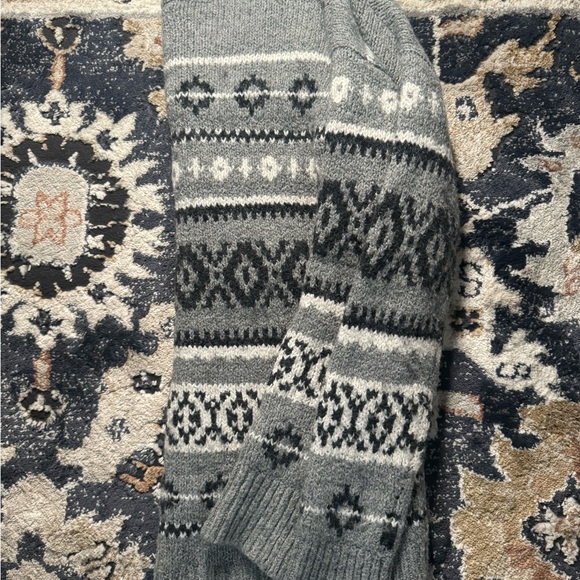 Patterned Gray Sweater - Picture 3 of 3